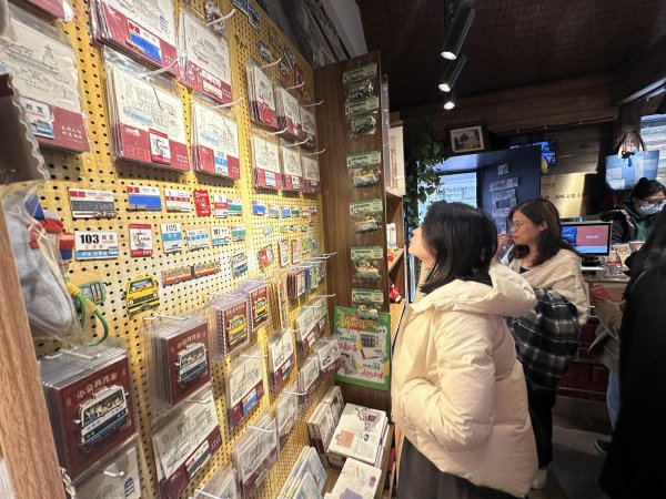 看望｜“北京礼物”握续走红，京味文创怎么玩出新名堂？